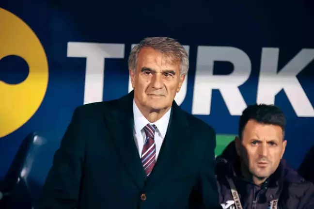 Trendyol Süper Lig'de Çaykur Rizespor - Trabzonspor Maçı 1-1 Berabere