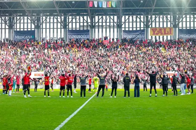 Göztepe'nin Deplasman Zorluğu: Beşiktaş ve Başakşehir Maçları