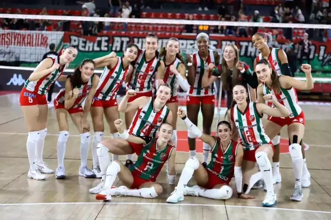 Karşıyaka ve Göztepe Voleybol Derbisi İle Namağlup Takım Belli Olacak