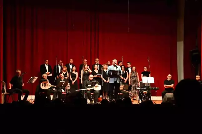 İzmir Türk Halk Müziği Korosu Fethiye'de Unutulmaz Bir Konser Verdi