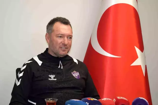 Orduspor 1967 Teknik Direktörü Mehmet Seçkin, Taraftarları Mutlu Etme Vadiyle Göreve Başladı