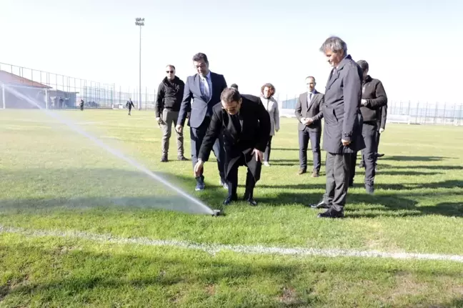 Kütahya Valisi Musa Işın, Yoncalı Spor Tesisleri'ni Ziyaret Etti