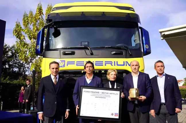 Ford Trucks, Fenerbahçe'ye Yeni Tırlarını Teslim Etti