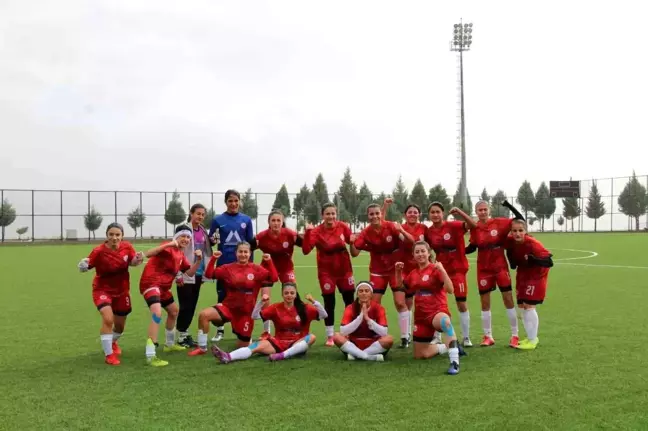 Ağrı Kadın Futbol Takımı, Kahramanmaraş'ı 4-0 Mağlup Etti