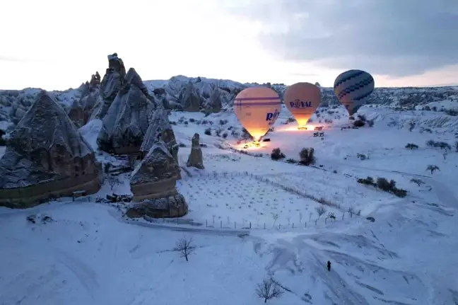 Kapadokya'da Sıcak Hava Balonları Tekrar Uçtu