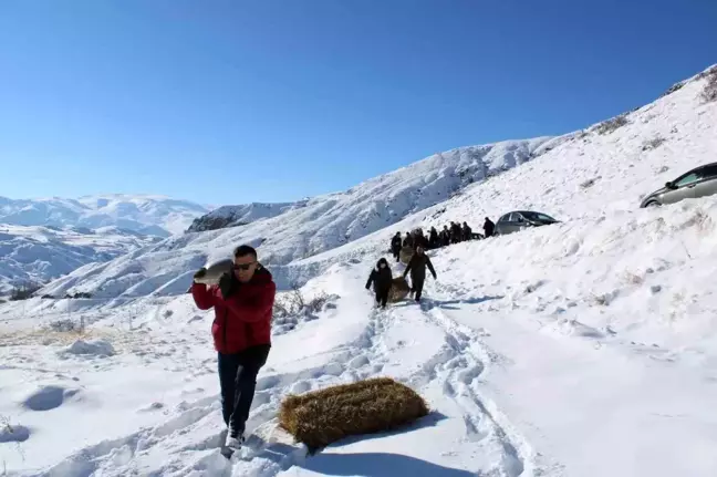 Tortum'da Yaban Hayvanları İçin Kış Yiyecek Bırakıldı