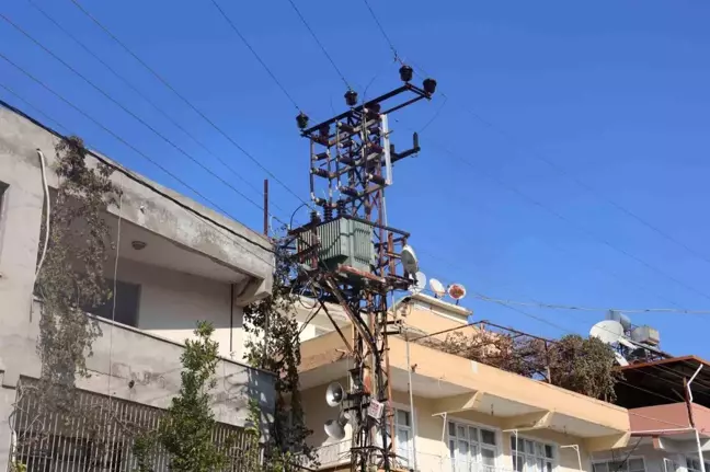 Hatay'da Elektrik Trafosu Bomba Gibi Patladı