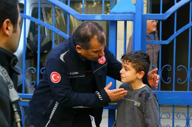 Antalya'da Yangın: Küçük Çocuk ve Ablası Panik İçinde