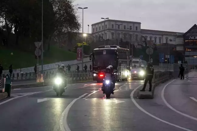 Beşiktaş, Fenerbahçe Derbisi İçin Tüpraş Stadyumu'na Geldi