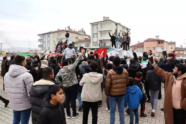 Elazığ'daki Suriyeliler Esed'in gidişini coşkuyla kutladı