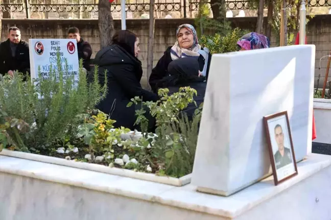 Konya'da şehit polis anısına lokma dağıtıldı