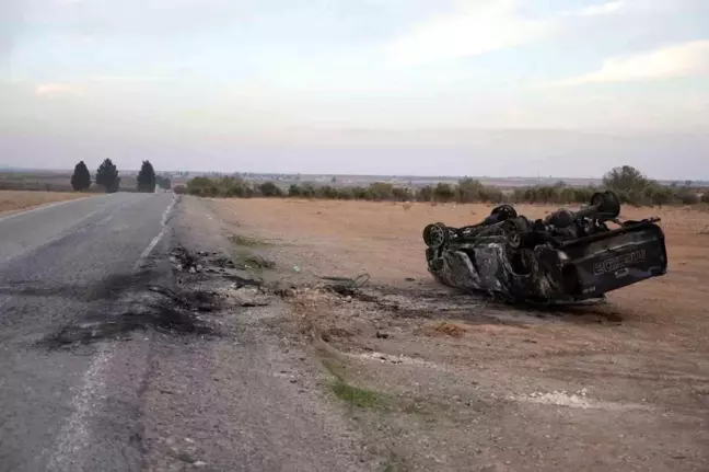 Münbiç'teki Çatışmalarda Hasar Gören Araçlar Yol Kenarında Terk Edildi