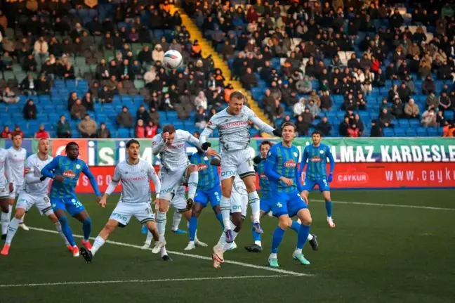 Çaykur Rizespor, Konyaspor'u 1-0 Önde Tamamladı