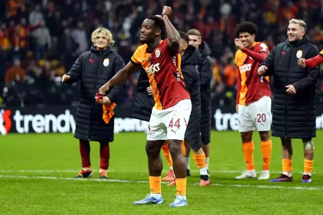 Galatasaray, Trabzonspor'u 4-3 Yenip Kutladı