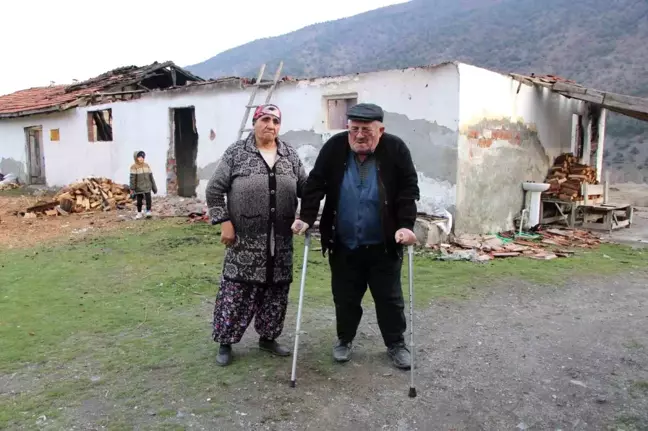 Amasya'da Yangında Yaşlı Çift Evsiz Kaldı