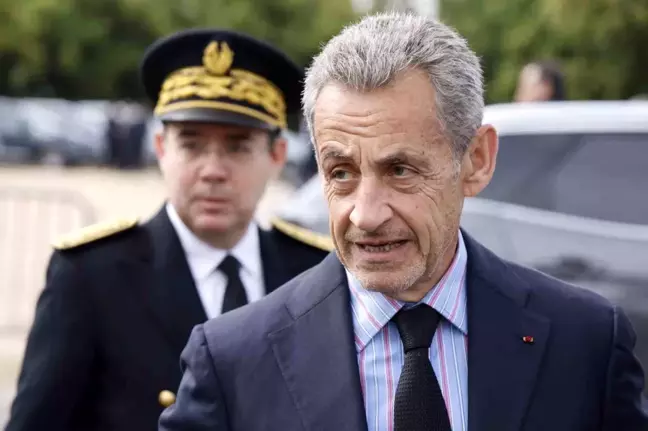 Fransa Yüksek Mahkemesi Sarkozy'nin Hapis Cezasını Onadı