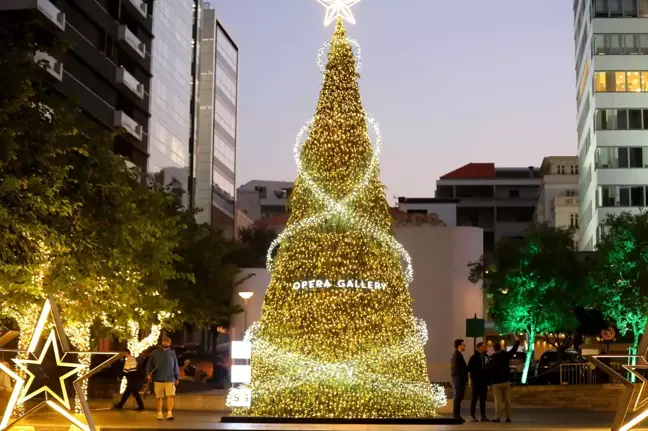 Beyrut'ta Noel Coşkusu: Şehir Merkezinde Renkli Süslemeler