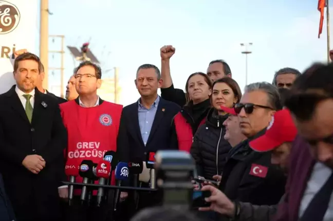 CHP Genel Başkanı Özgür Özel, Kocaeli'de Grevdeki İşçileri Ziyaret Etti