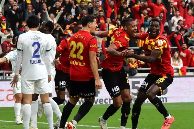 Göztepe - Çaykur Rizespor Maçının İlk Yarısı: 1-0