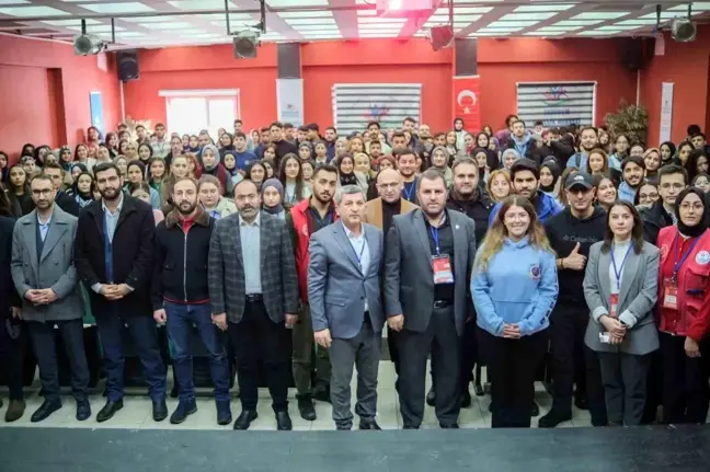 Erzurum'da Gençlik Politika Belgesi Vizyon Çalıştayı Düzenlendi