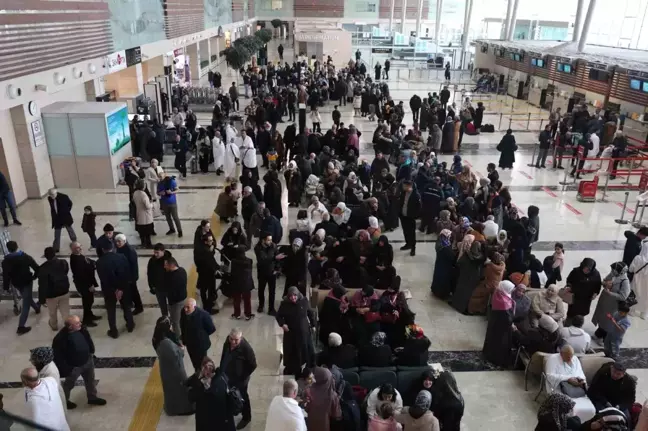 Elazığ'dan Umreye Giden İlk Kafile Uğurlandı