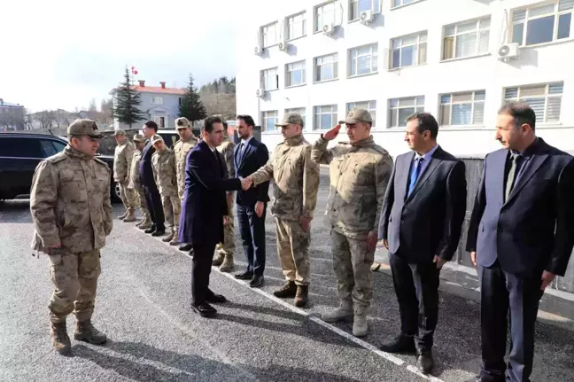 Vali Ahmet Karakaya, Mehmetçik ile Öğle Yemeğinde Buluştu