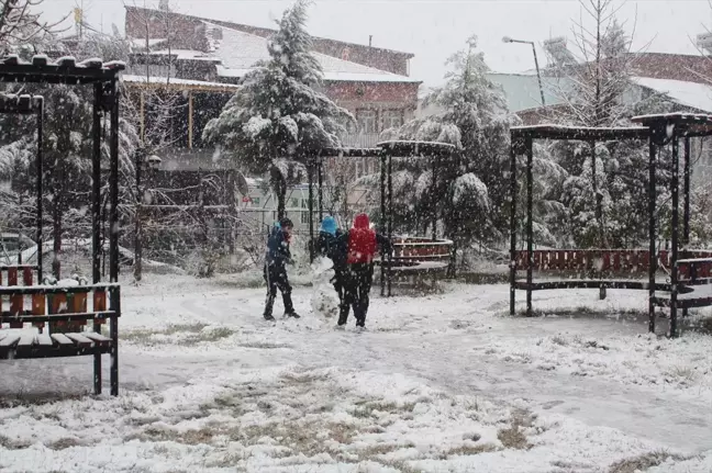 Malatya ve Adıyaman'da Kış Havası: Kar Yağışı ve Sağanak Yağmur