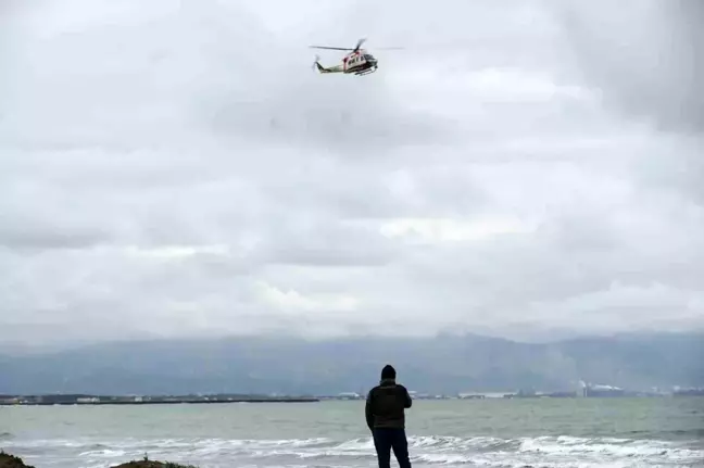 Samsun'da Kaybolan Balıkçılardan Biri Bulundu, Diğerinin Araması Devam Ediyor