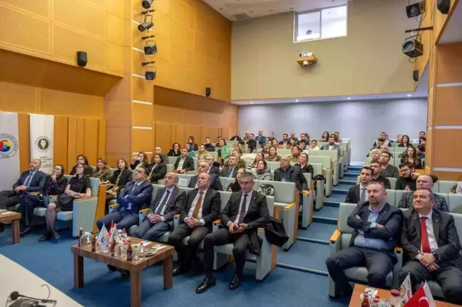 Yeşil Dönüşüm ve Sürdürülebilirlik Zirvesi Manisa'da Gerçekleştirildi