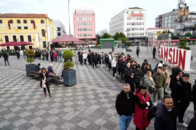 Karadeniz Derbisine Yoğun İlgi: Samsunspor-Trabzonspor Maçı İçin Biletler Tükendi