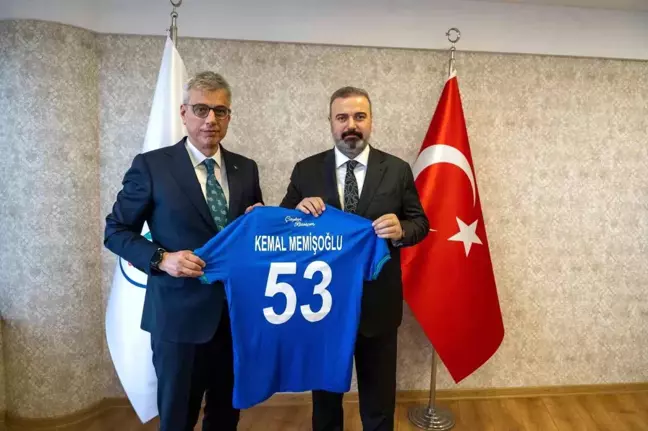 Bakan Kemal Memişoğlu'ndan, Çaykur Rizespor'a ziyaret