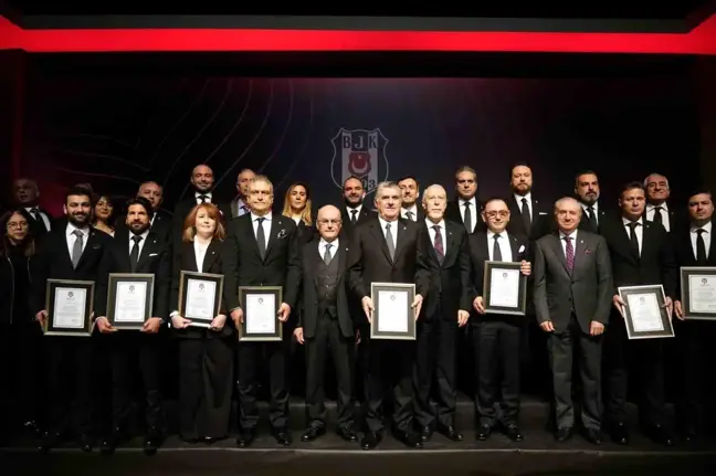 Serdal Adalı Beşiktaş Başkanı Olarak Mazbatasını Aldı