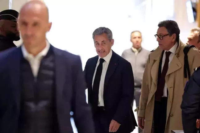 Nicolas Sarkozy, Libya'dan Yasa Dışı Finansal Destek İddiasıyla Yargılanıyor