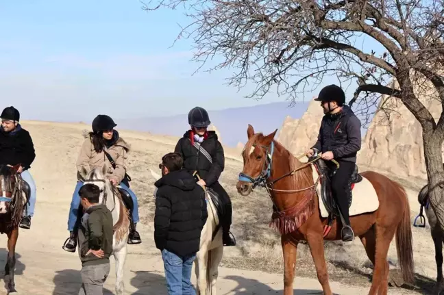 Kapadokya Atçılık Kültür Derneği'nden Gazetecilere At Turu