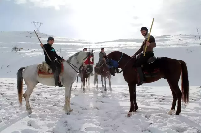 Erzincan ve Bayburt'ta Cirit Müsabakalarıyla Ata Sporu Yaşatılıyor