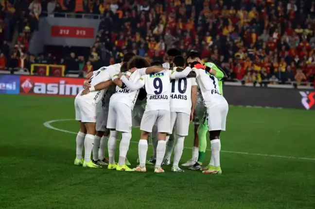 Göztepe, Kasımpaşa Karşısında İlk Yarıyı Önde Tamamladı