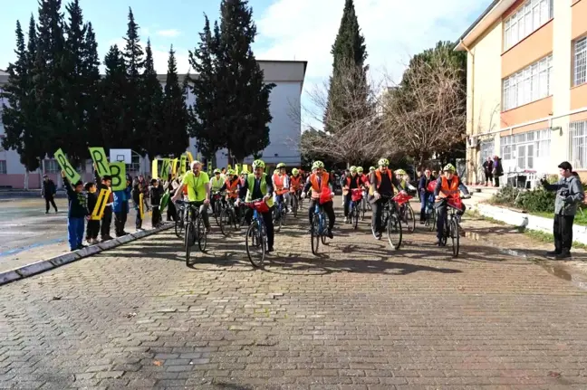 Aydın'da Öğrenciler 'Bir Bisikletle Her Şey Değişir' Projesi ile Pedal Çevirdi