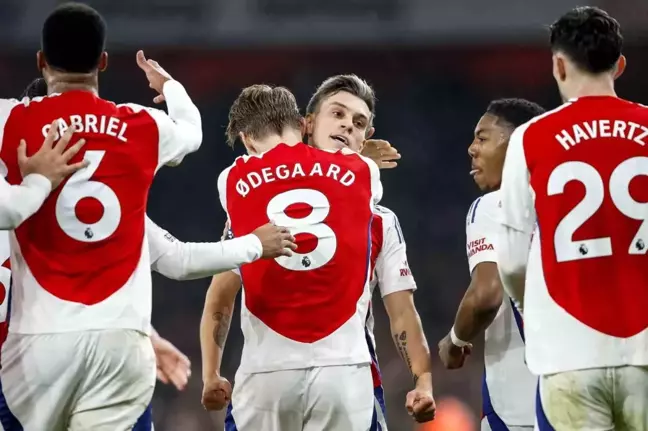 Arsenal, Kuzey Londra Derbisinde Tottenham'ı 2-1 Yendi