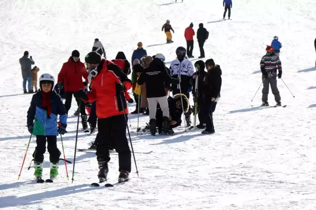 Erzincan Ergan Kayak Merkezi'nde Sömestir Tatili Yoğunluğu