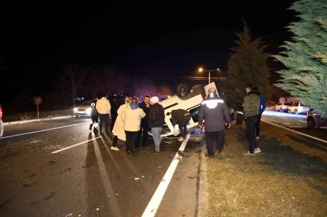 Nevşehir'de Tır ve Hafif Ticari Araç Çarpıştı: 2 Yaralı