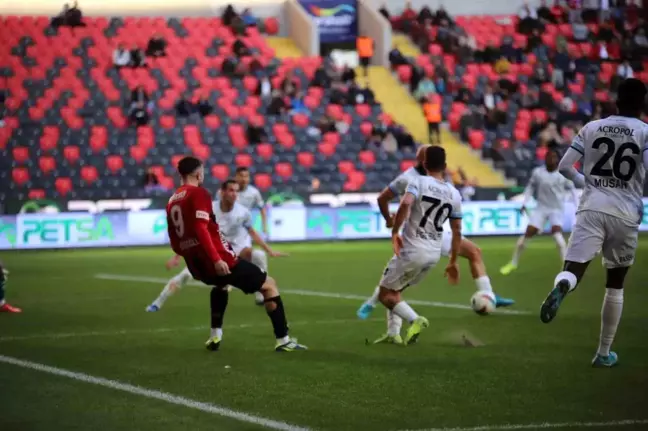 Gaziantep FK ile Bodrum FK'nın Maçında İlk Yarı Golsüz Geçti