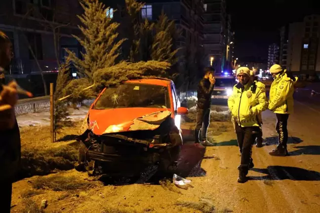 Alkollü Sürücü Kaza Yapıp Kaçtı, Polisle Gerilim Yaşandı