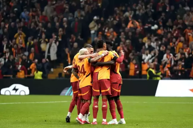 Galatasaray, Dinamo Kiev'i 2-1 Önde Bitirdi