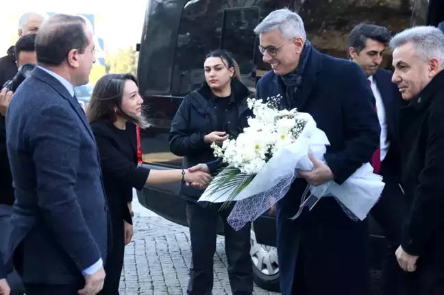 Sağlık Bakanı Memişoğlu'ndan İzmir'deki Sağlık Yatırımları Açıklaması