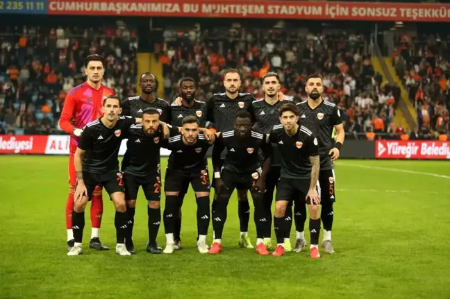 Adanaspor, Kartalkaya'da Hayatını Kaybedenler İçin Siyah Forma Giysiyle Maça Çıktı