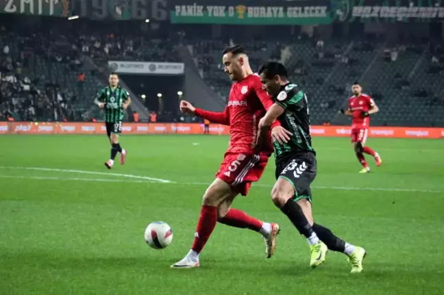 Kocaelispor, Pendikspor'u 3-0 Geçti