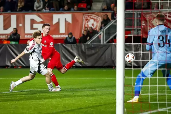 Beşiktaş, Twente'ye Mağlup Olup Avrupa Kupalarına Veda Etti