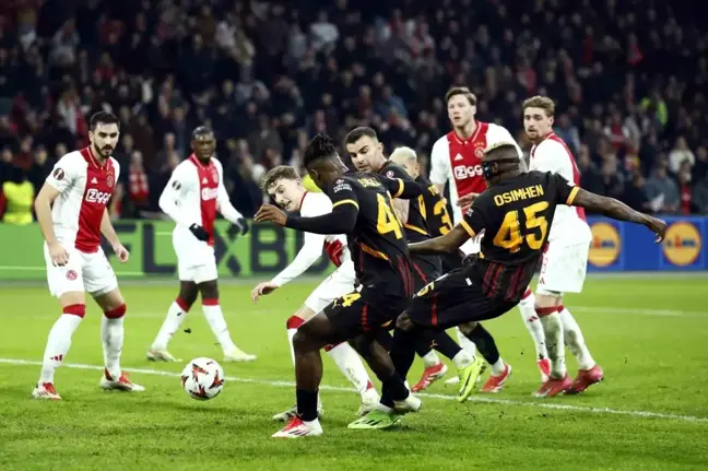 Galatasaray, Ajax'a Deplasmanda 2-1 Yenildi