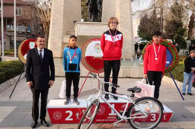 Denizli'de Atatürk Yol Koşusu yapıldı