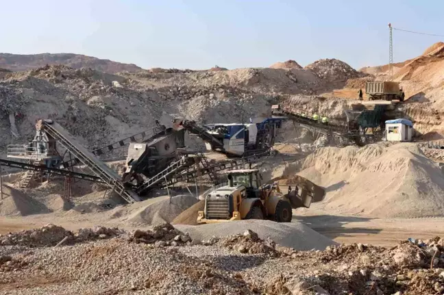 Hatay'da Enkaz Atıklarını Geri Dönüştüren Tesis Açıldı